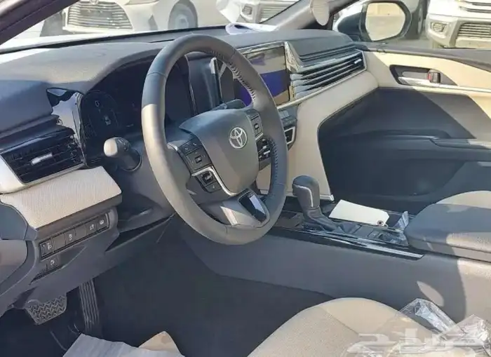 كامري LE 2025 سعودي السعر 123.000 8