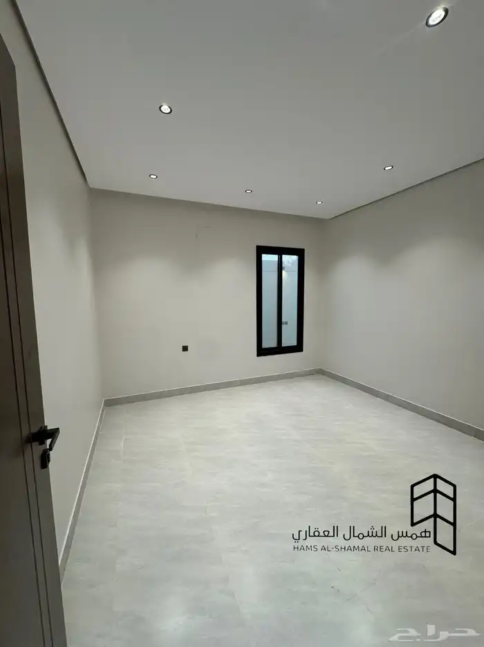 للبيع شقه ارضيه حي الصفا بمدخل خاص وسياره سعر رمزي 4