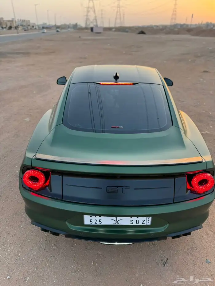 موستنج GT Premium موديل 2022 اللون الاخضر النادر شبه جديده 5