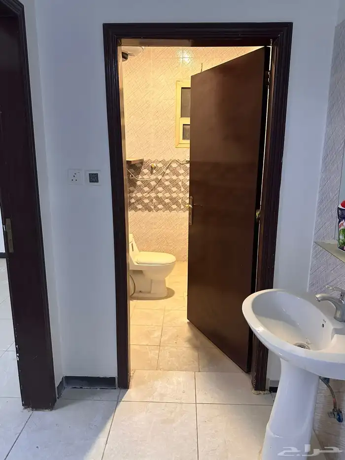 شقه للايجار حي الرمال الايحي 8