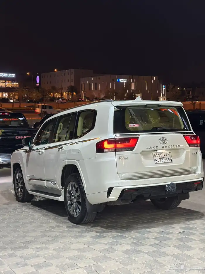 لاندكروزر 2024 للايجار اليومي والشهري والسنوي 10