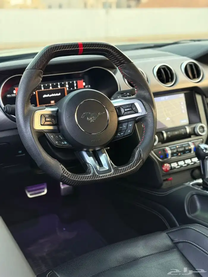 موستنج GT Premium موديل 2022 اللون الاخضر النادر شبه جديده 12
