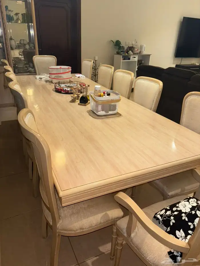 طاولة طعام 1