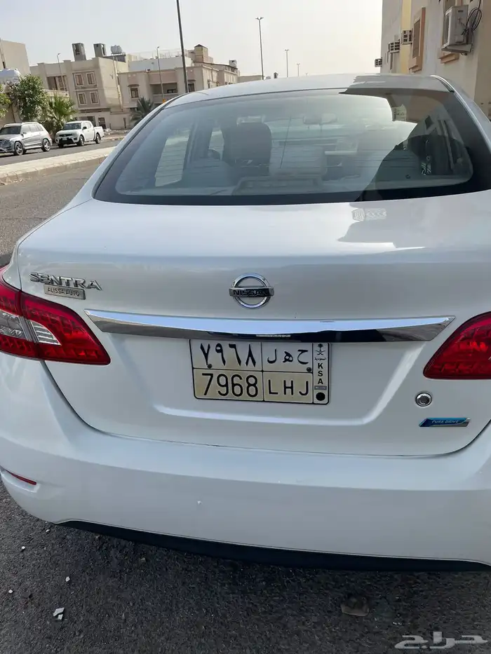 سنترا نيسان لون أبيض 2