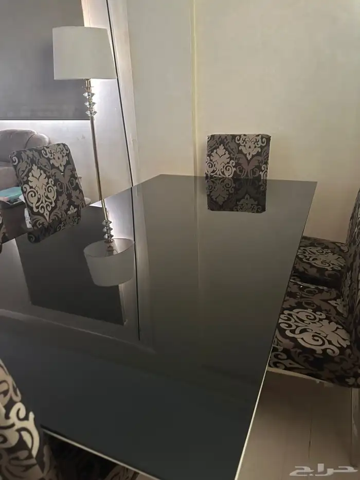طاولة طعام للبيع 1