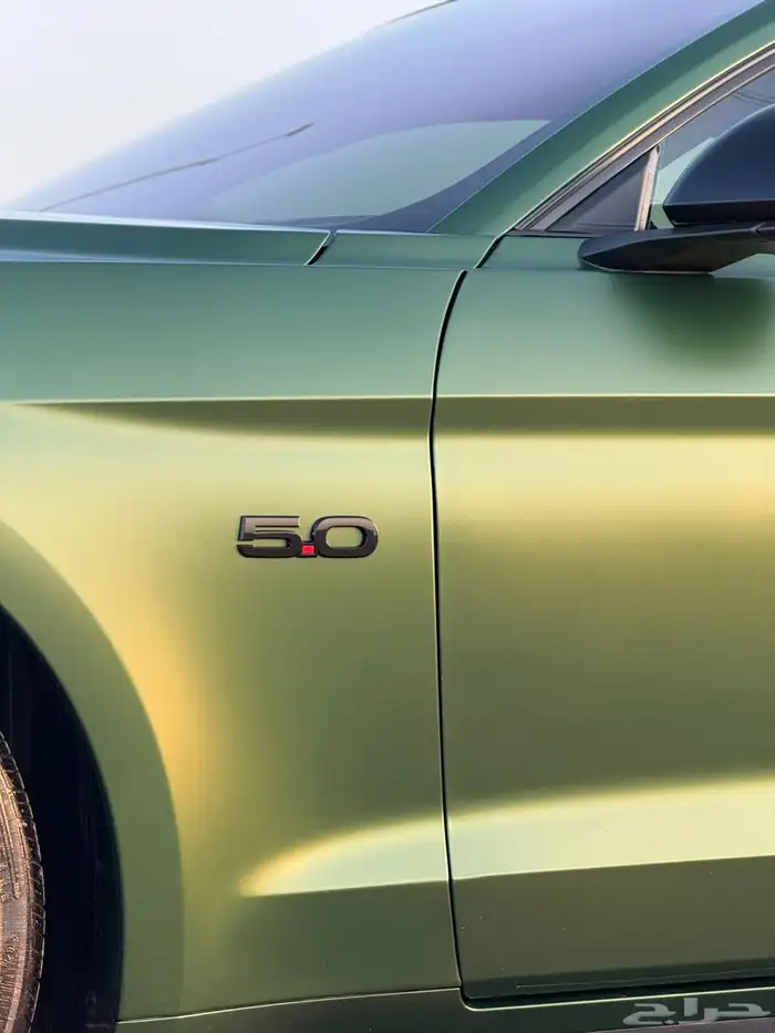 موستنج GT Premium موديل 2022 اللون الاخضر النادر شبه جديده 9