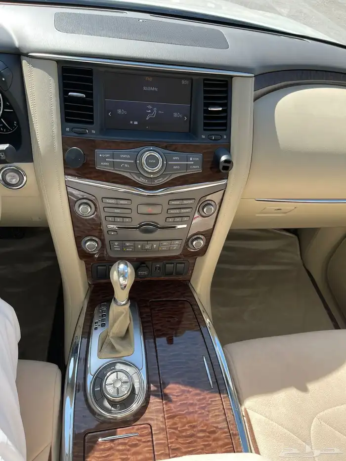 نيسان باترول 2019 نص فل SE2 ماشي 220 قمة فالنظافه 19