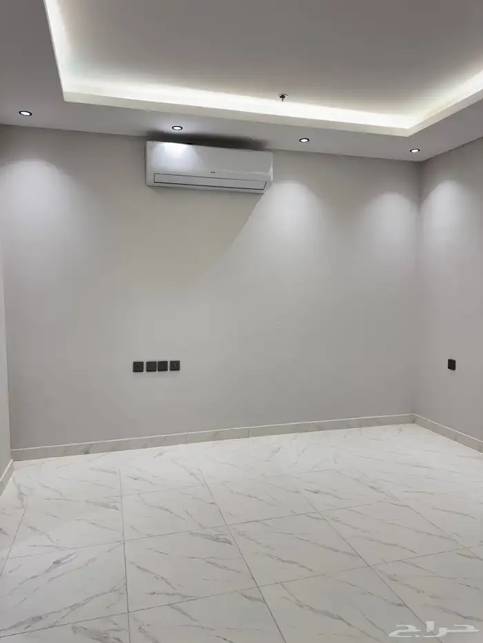 للإيجار شقة حي النرجس المساحة 139 0