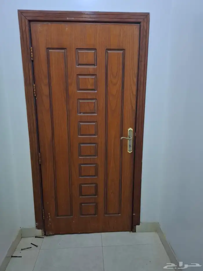 للبيع ابواب خشب وحديد 1