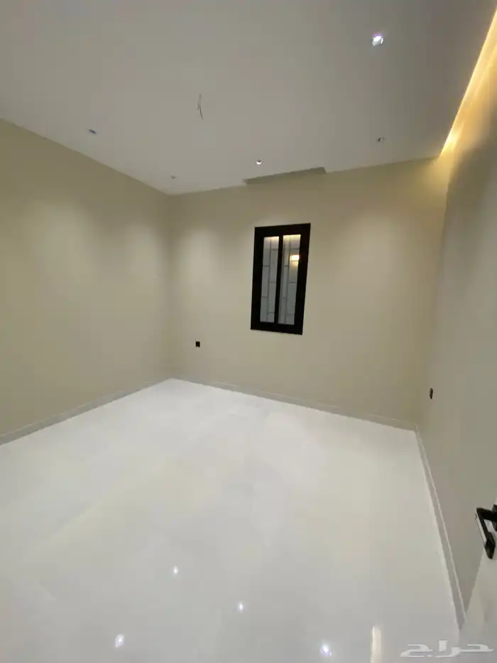 فلا للبيع 1