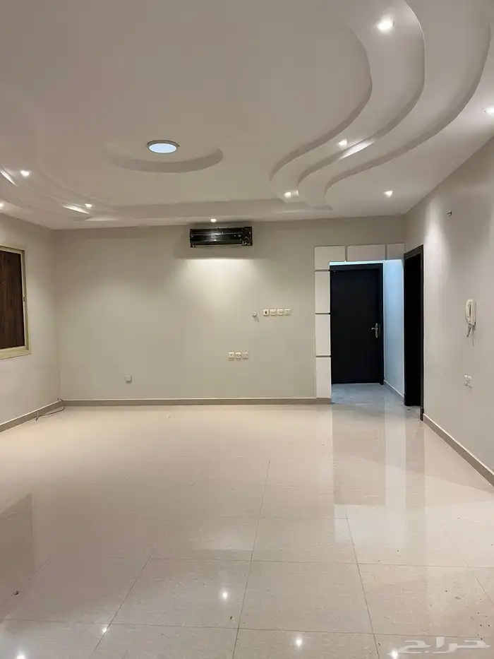للإيجار دور ارضي مع غرفة سائق الرياض حي الصحافة 80.000 1