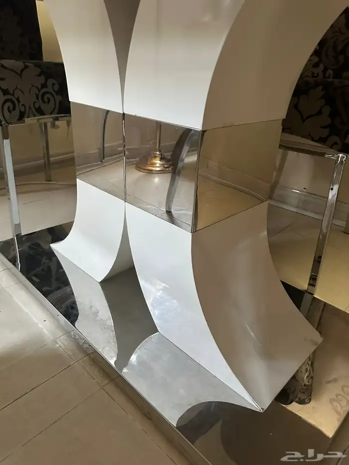 طاولة طعام للبيع 2