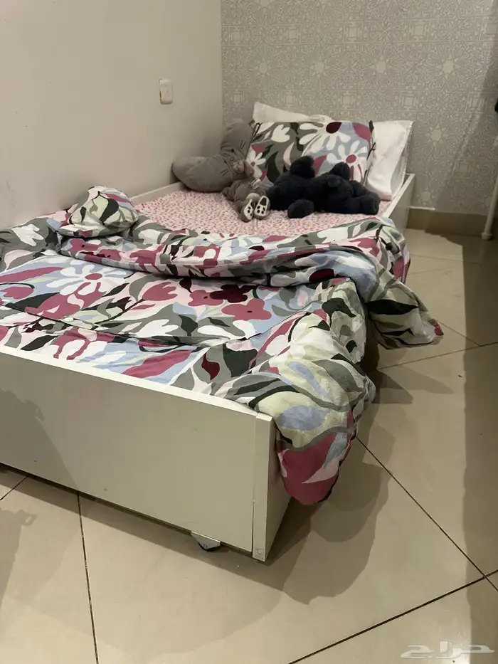 غرفة نوم سرير كبير   سرير صغير و دولاب 6 ابواب 3