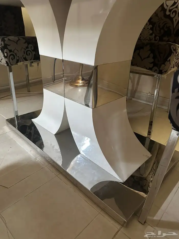 طاولة طعام للبيع 3