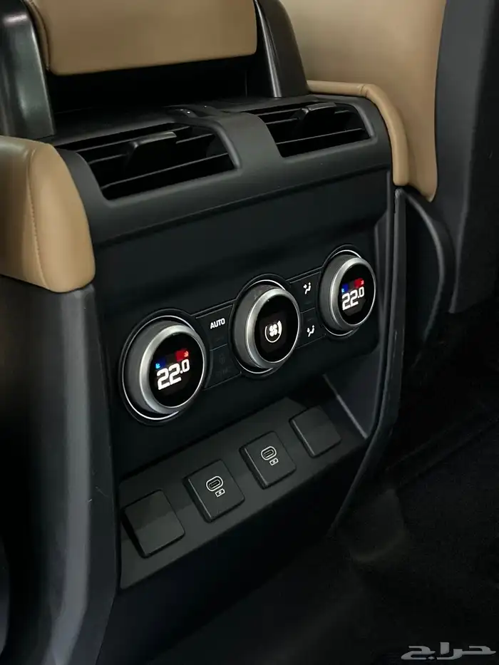 LAND ROVER DEFENDER HSE X-DYNAMIC 2025 7