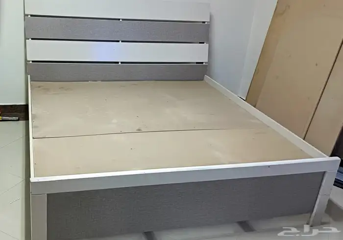 سرير للبيع بحاله جيده 0