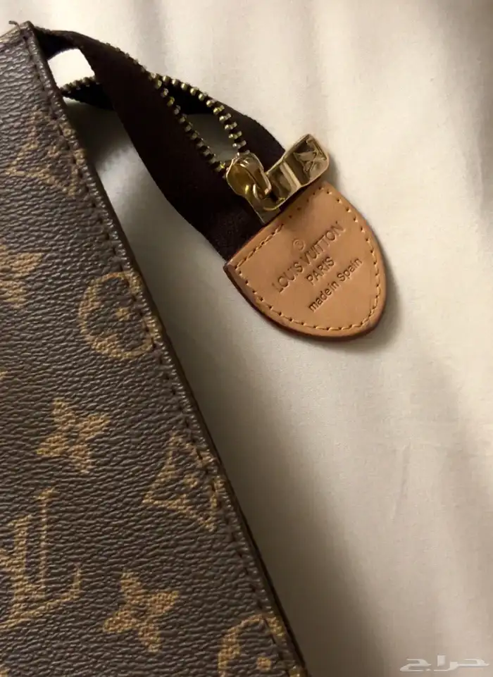 شنطة يد باوتش الف ي LV براند   ماركه 2