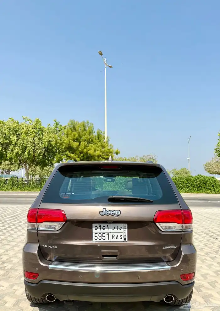 جيب شروكي لمتد فل كامل 6 سلندر نضيف جدا 4