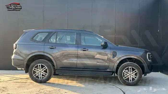 فورد ايفرست XLS 2025 بافضل الاسعار 1