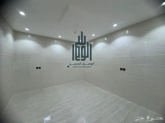 فلة روف أرضي للإيجار بحي الشفا 4