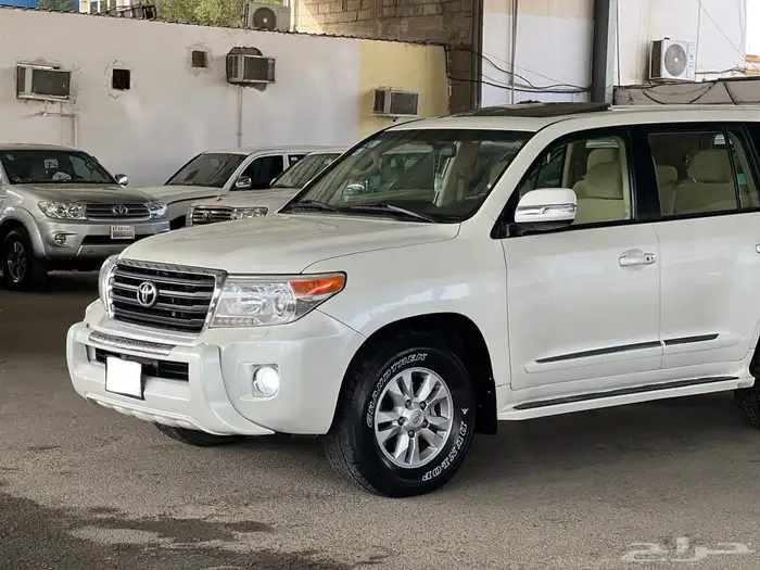 لاندكروزر وكالة سعودي 2012 5