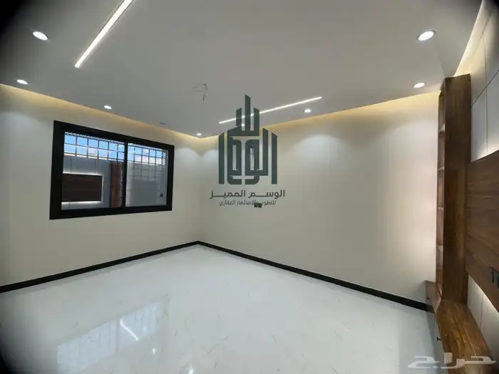فلة روف أرضي للإيجار بحي الشفا 1
