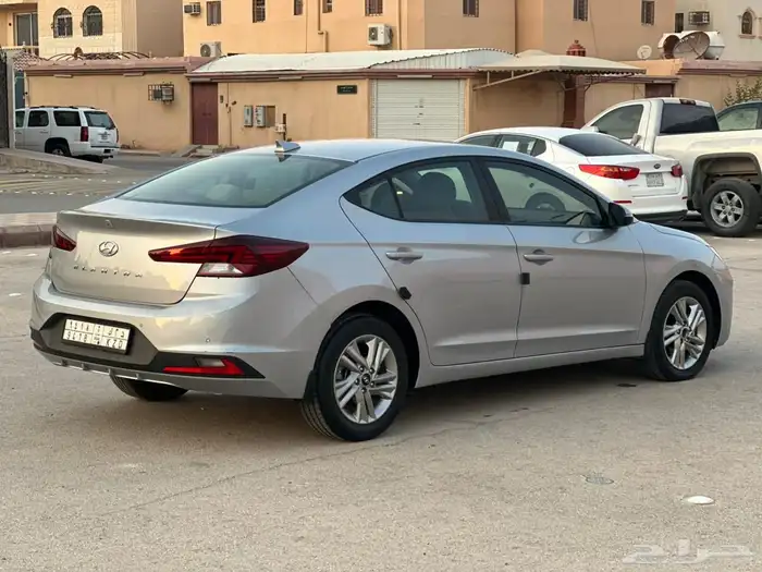 للبيع هونداي النترا 2020 نص فل 3