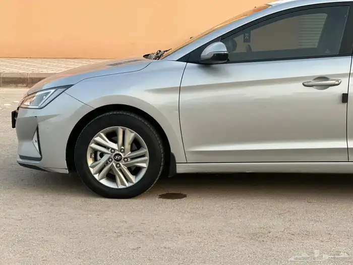 للبيع هونداي النترا 2020 نص فل 7