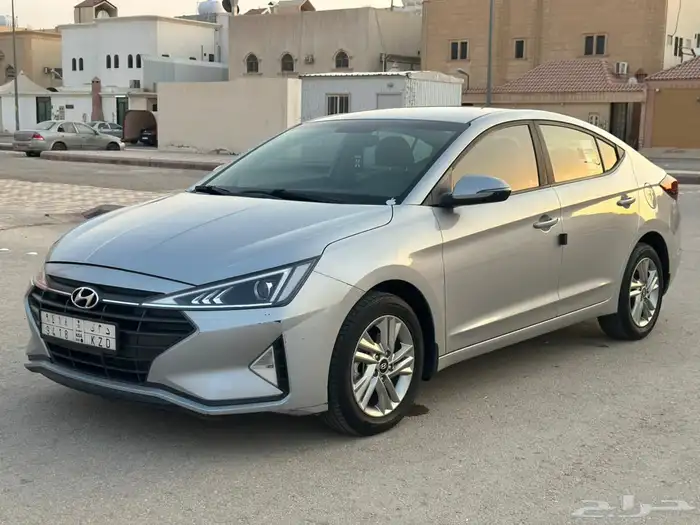 للبيع هونداي النترا 2020 نص فل 6
