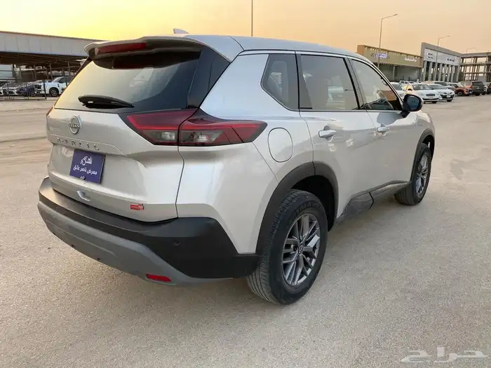 نيسان اكس تريل 2023 ماشي 21 الف موتر شرط 3