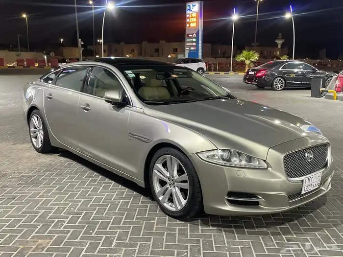 للبيع جاكوار. 2013 XJ 18