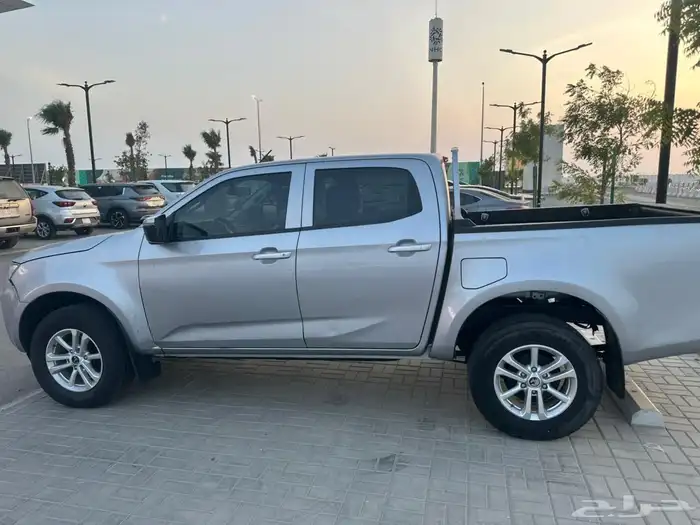 ايسوزو ديماكس 2022 1