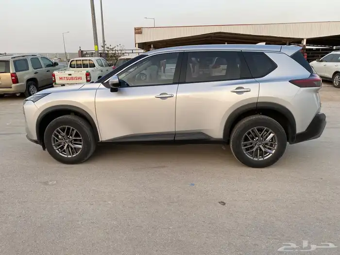 نيسان اكس تريل 2023 ماشي 21 الف موتر شرط 6