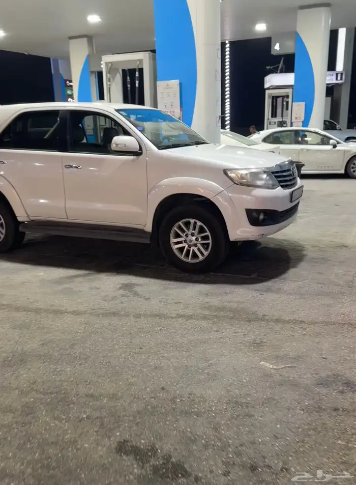 فورتشنر 2015 عداد 200 الف وكاله 0