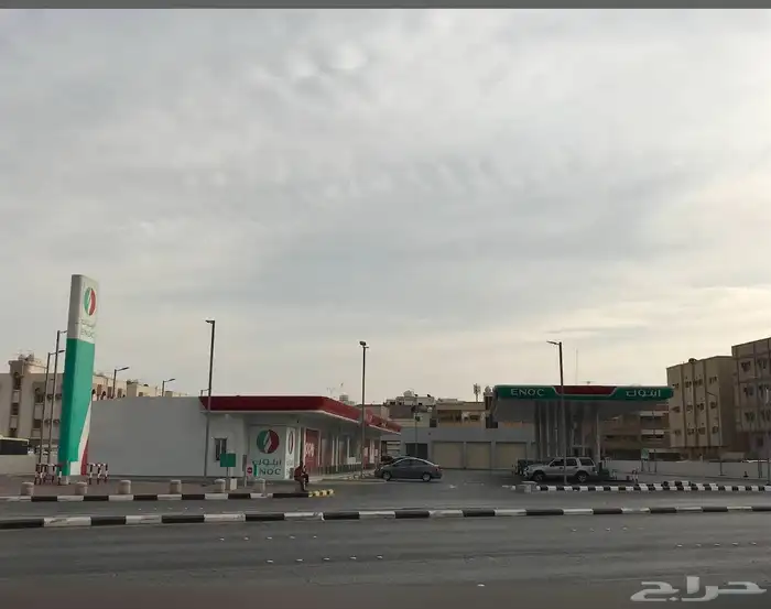 للبيع محطة وقود علي شارع الملك خالد بالدمام 0