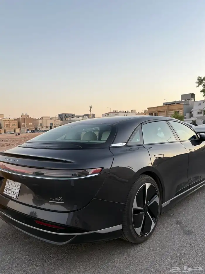 لوسيد اير تورينج 2024 3