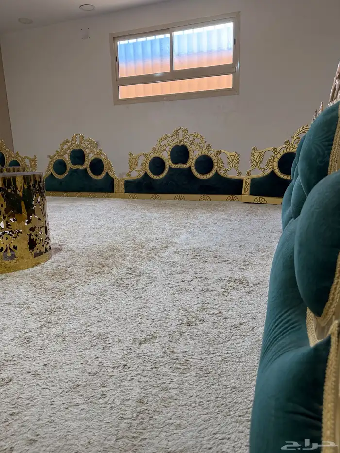 مساند مع طاولات 1