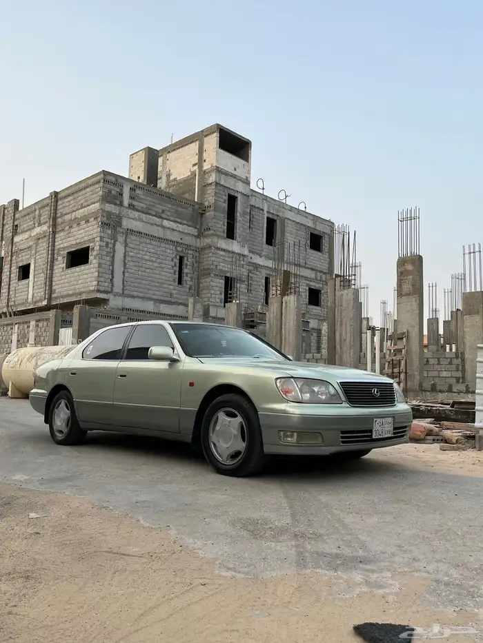 للبيع لكزس 400 LS 18