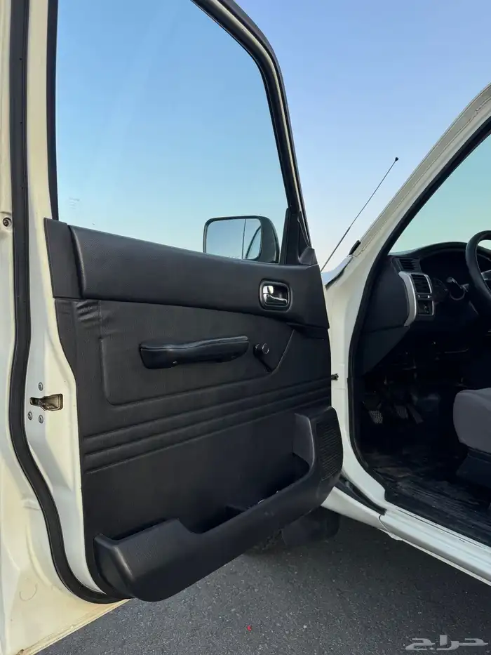 نيسان باترول 2006 تم البيع تم البيع 23