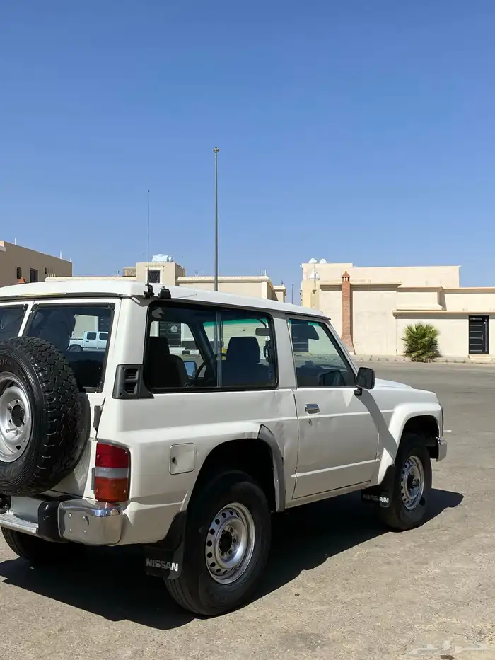 نيسان باترول مديل 88 خالي من الصدوم موتر نضيف 17