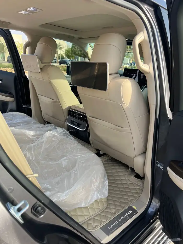 جيب لاندكروزر GXR 2023 L5 0