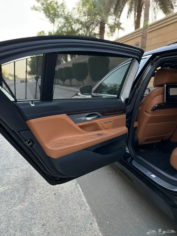 بي ام 740i 2021 ام كت 42