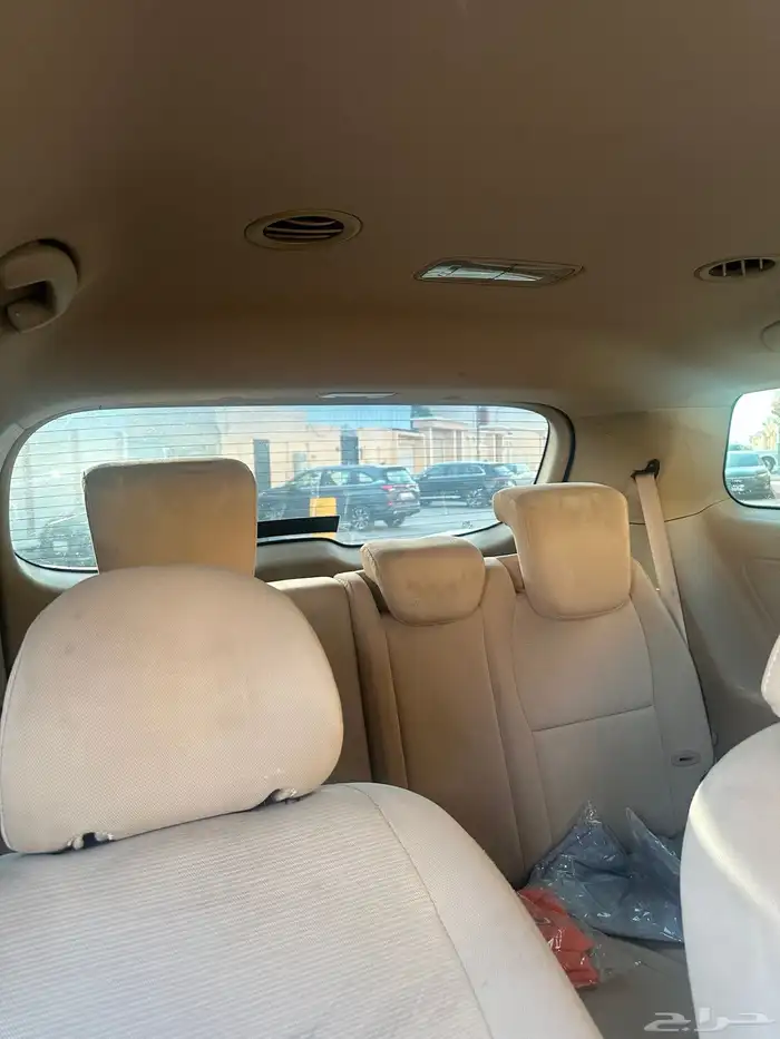 سيارة عائلية كرنفال كيا 10