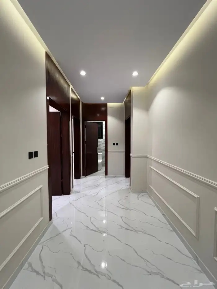 للبيع دور أرضي على شارعين بضاحية الإسكان بجليل 22