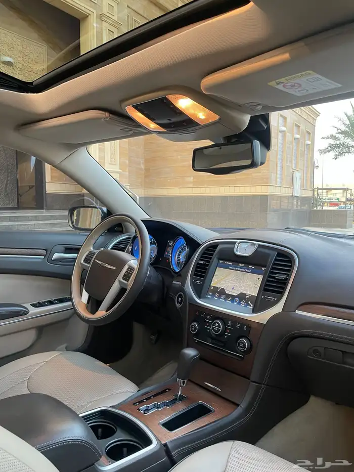 كرايزلر c300 اكزيكتيف 2014 11