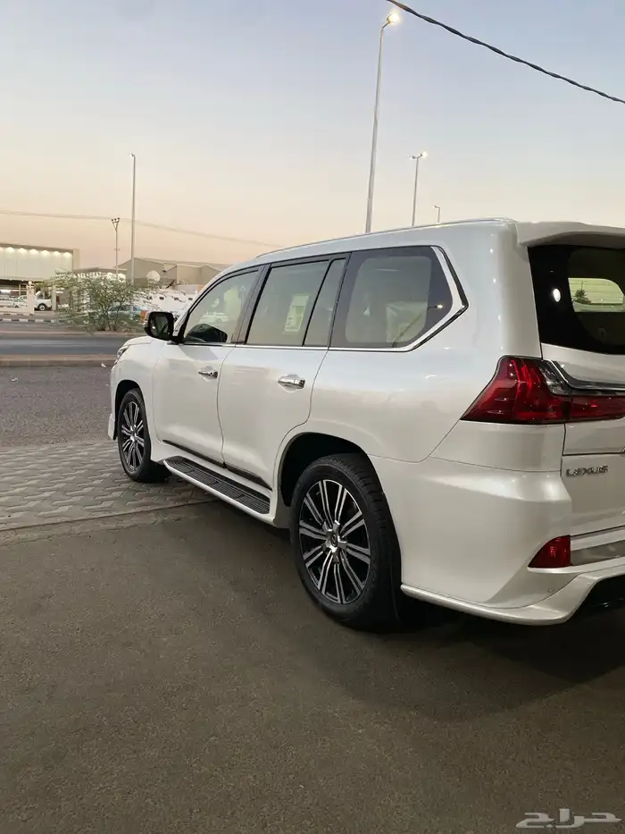 لكزس LX 570 2020 سعودي 15