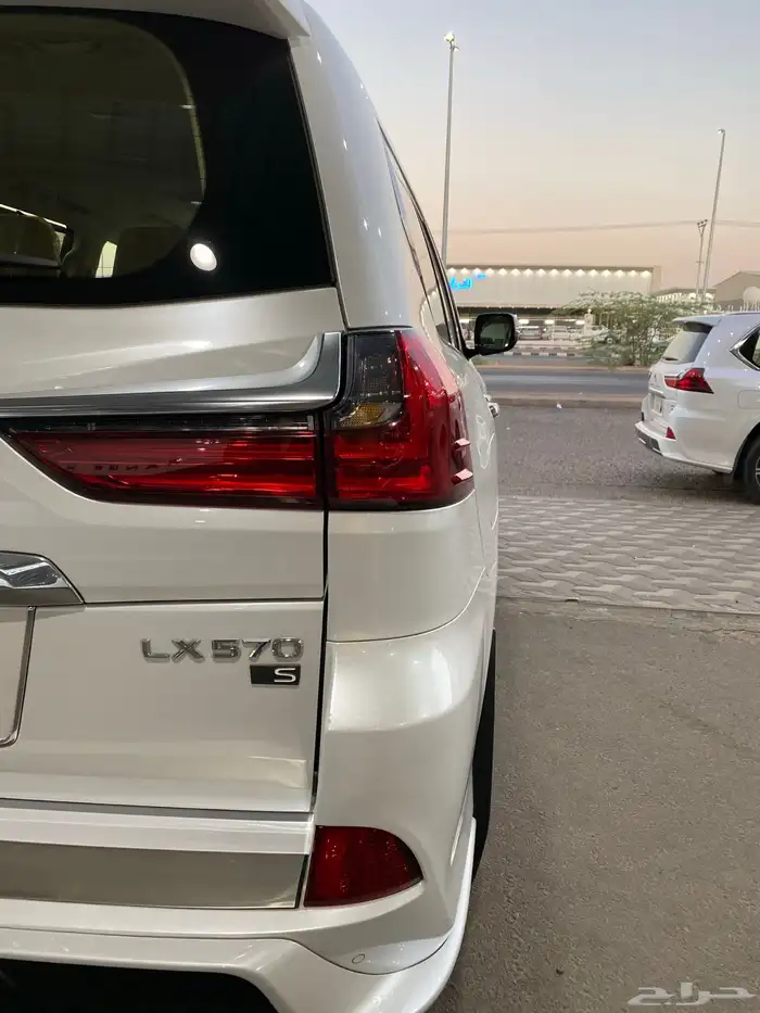 لكزس LX 570 2020 سعودي 14