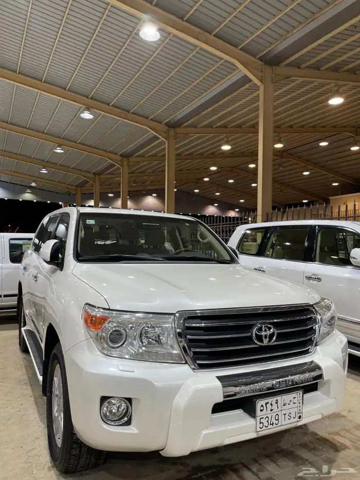 للبيع جيب جي اكس ار 2014 فل 8 سلندر عبداللطيف عداد قليل 86 3