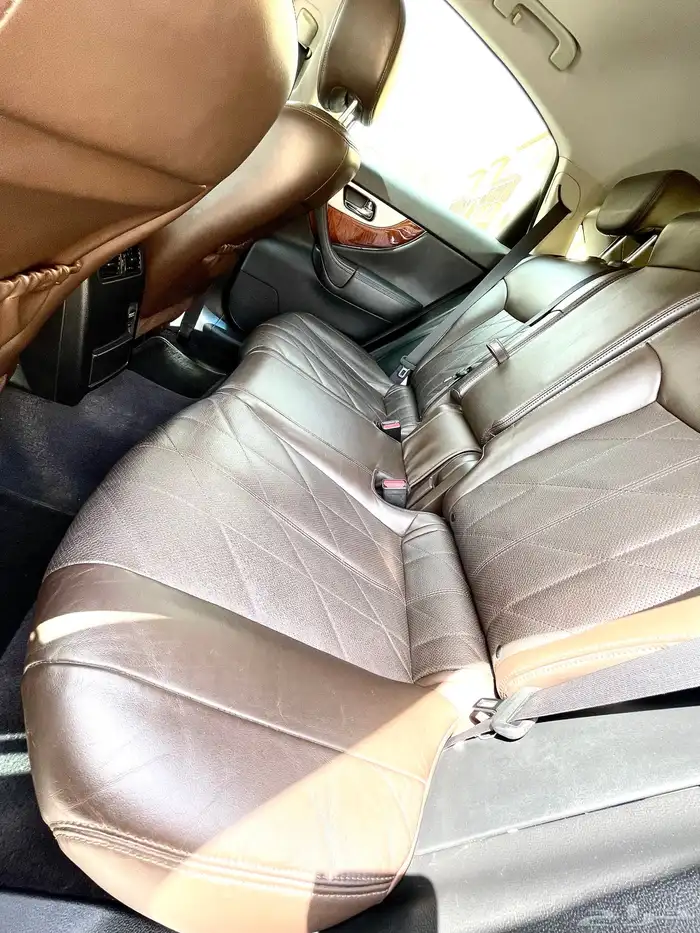 انفنتي QX70 فل كامل 2015 نظيف 29