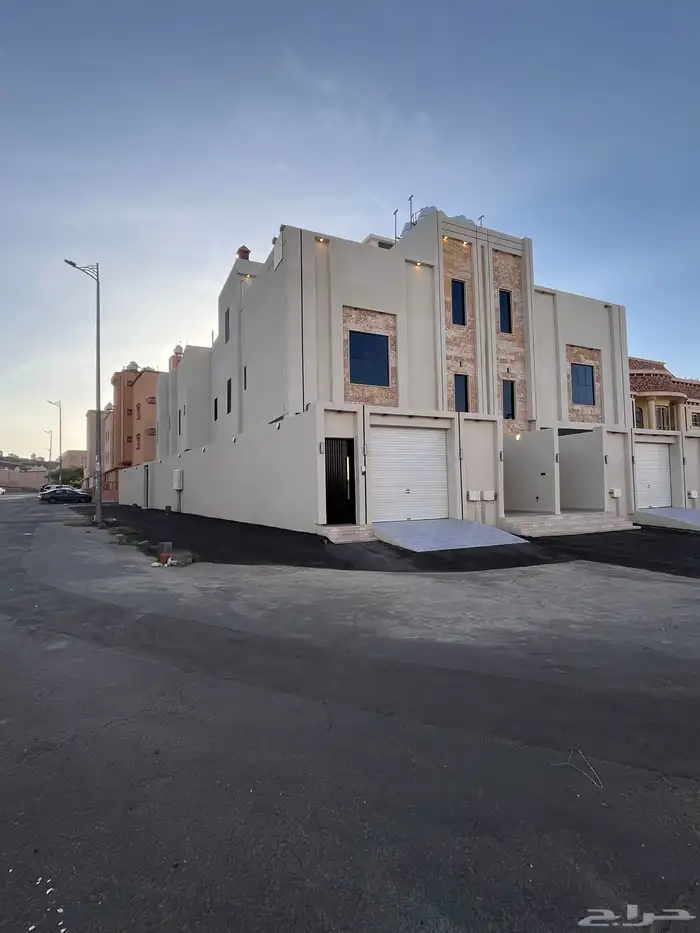 روف للبيع دور وملحق في احد رفيده بسعر صيده 630 الف 0